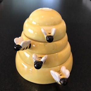 World Market Yellow Honey Bee Measuring Cups